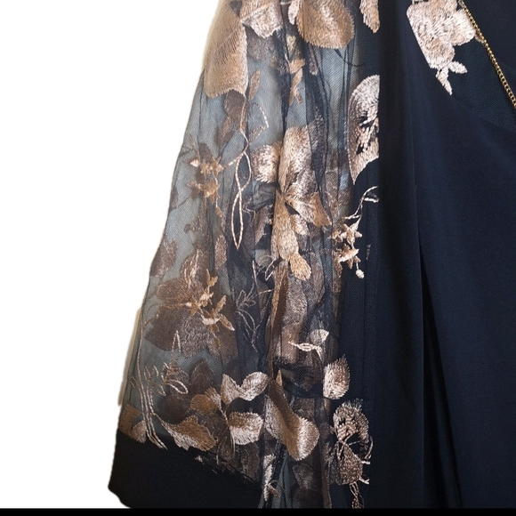 NWT R & M Richards Collection Black Dress with Floral Sheer Kimono. Size 8 - Picture 4 of 6